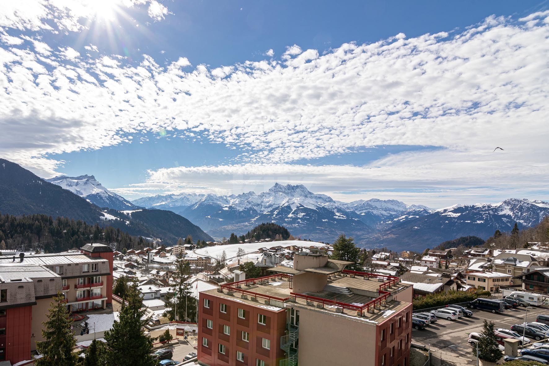 VENDU ! Charmant appartement avec balcon et vue panoramique - 8