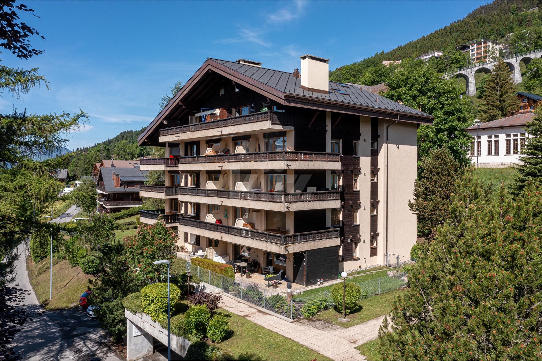 Duplex traversant avec balcon et vue panoramique - 12