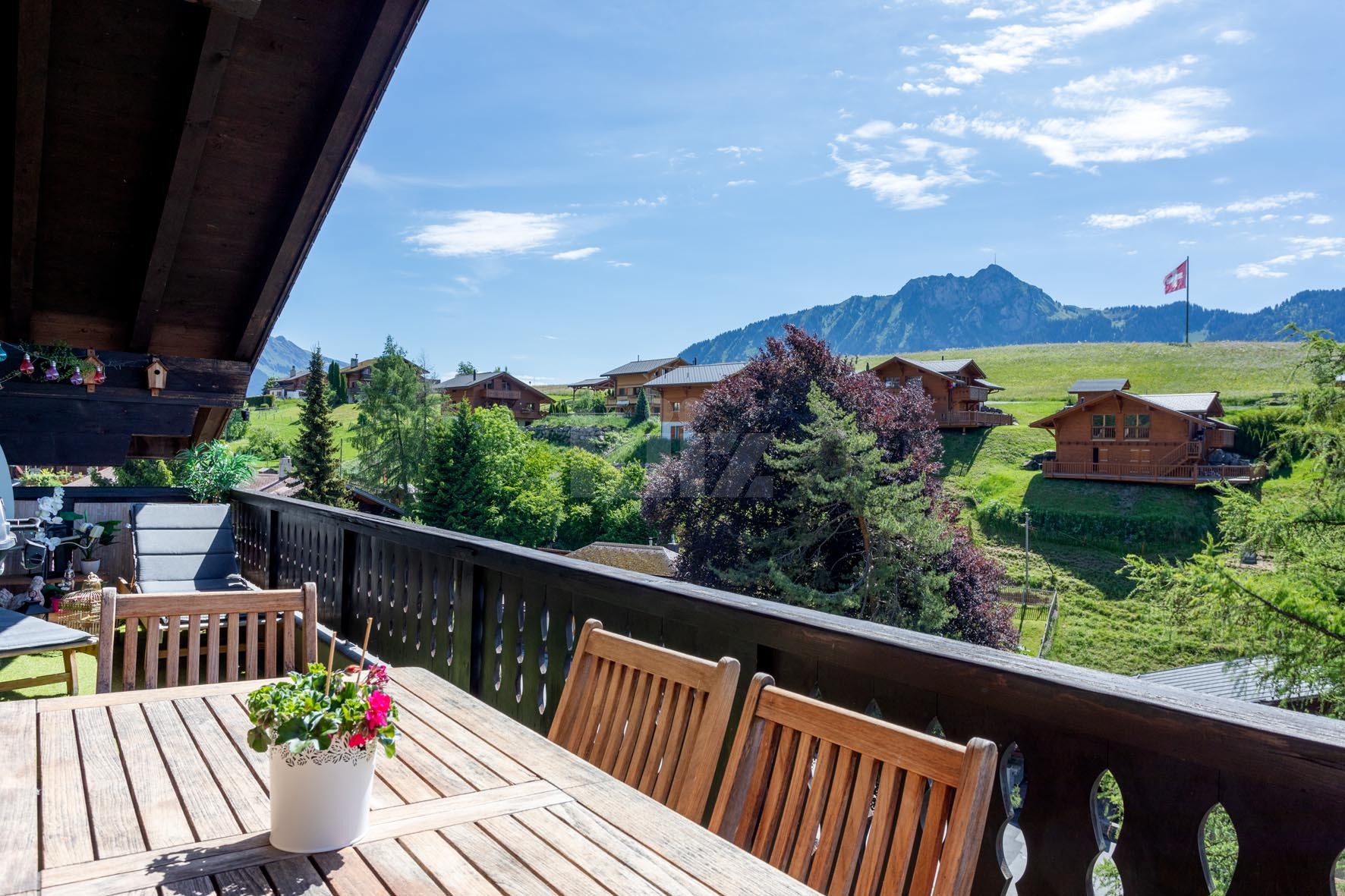 Duplex traversant avec balcon et vue panoramique - 11