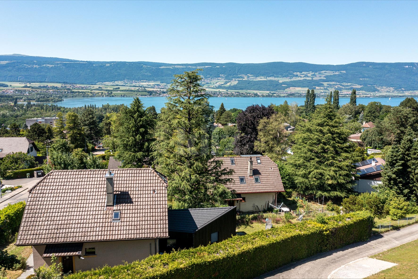 VENDU ! Exceptionnelle maison avec vue plongeante sur le lac - 12