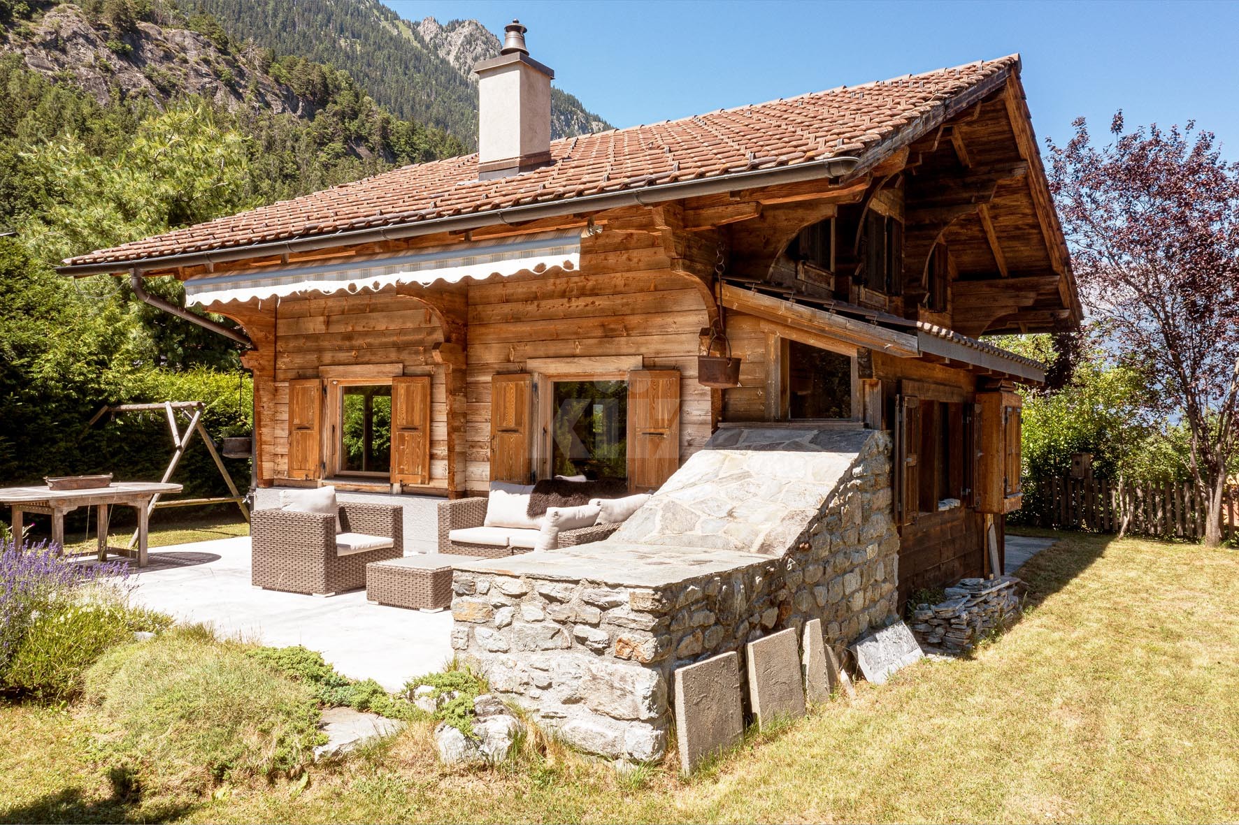 VENDU ! Magnifique chalet avec vue imprenable sur les Alpes - 1