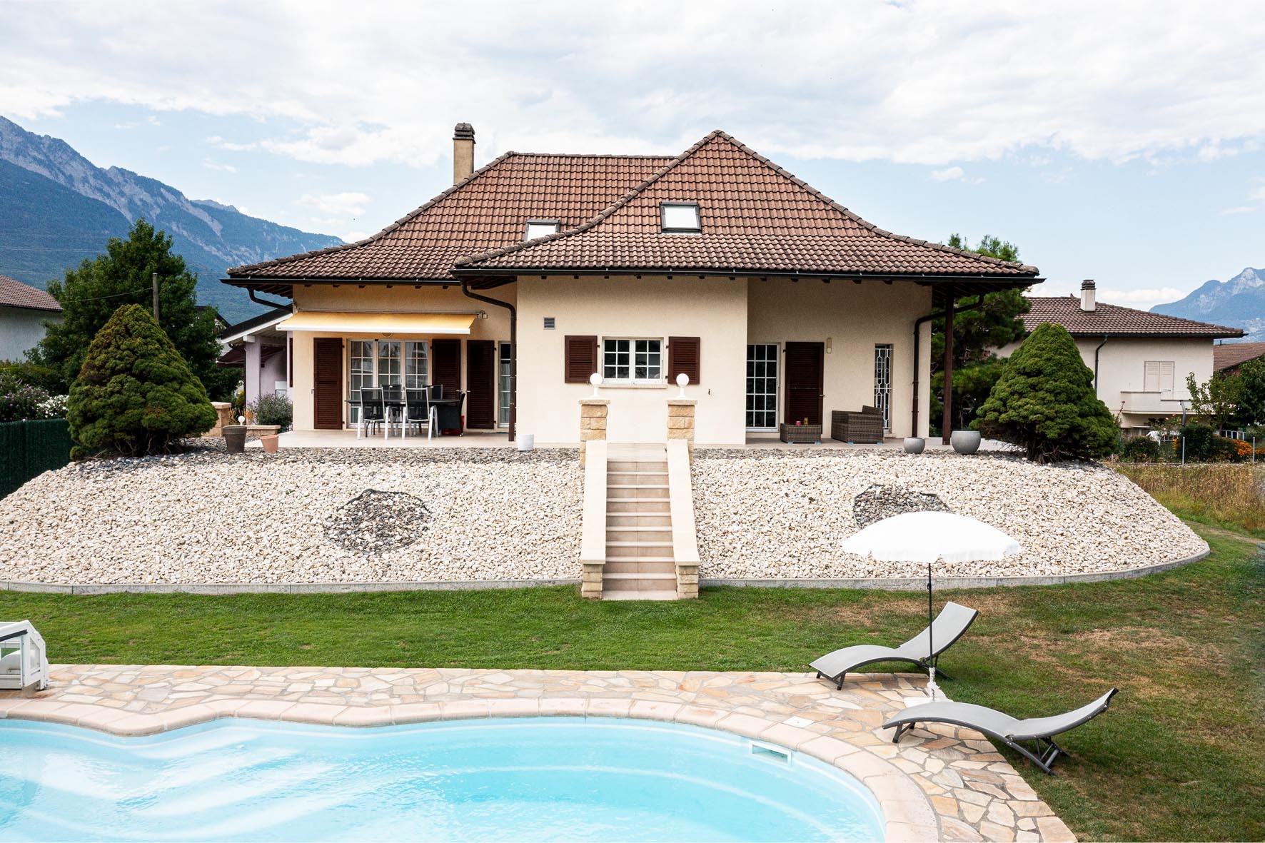 Très belle villa familiale avec piscine - 1
