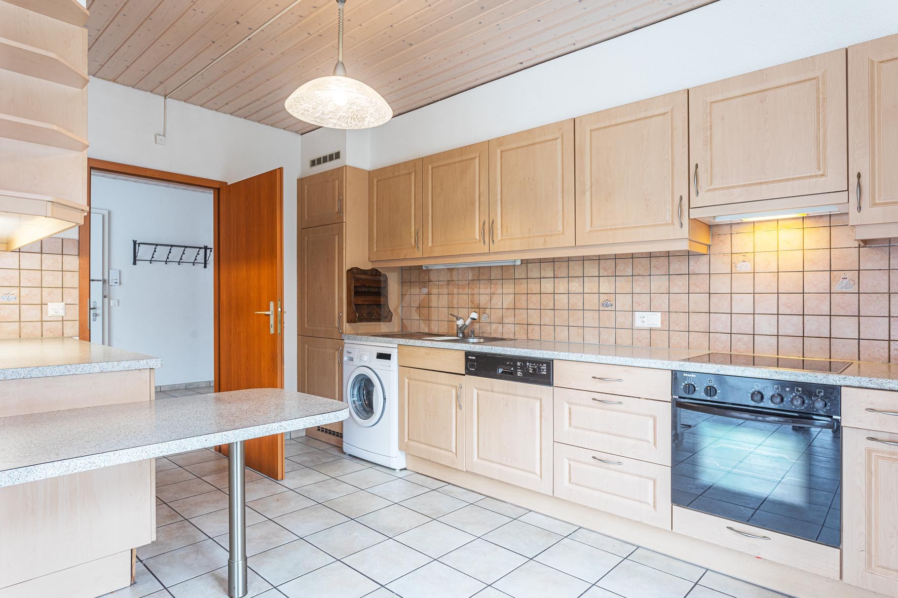 Bel appartement très spacieux avec balcon - 3