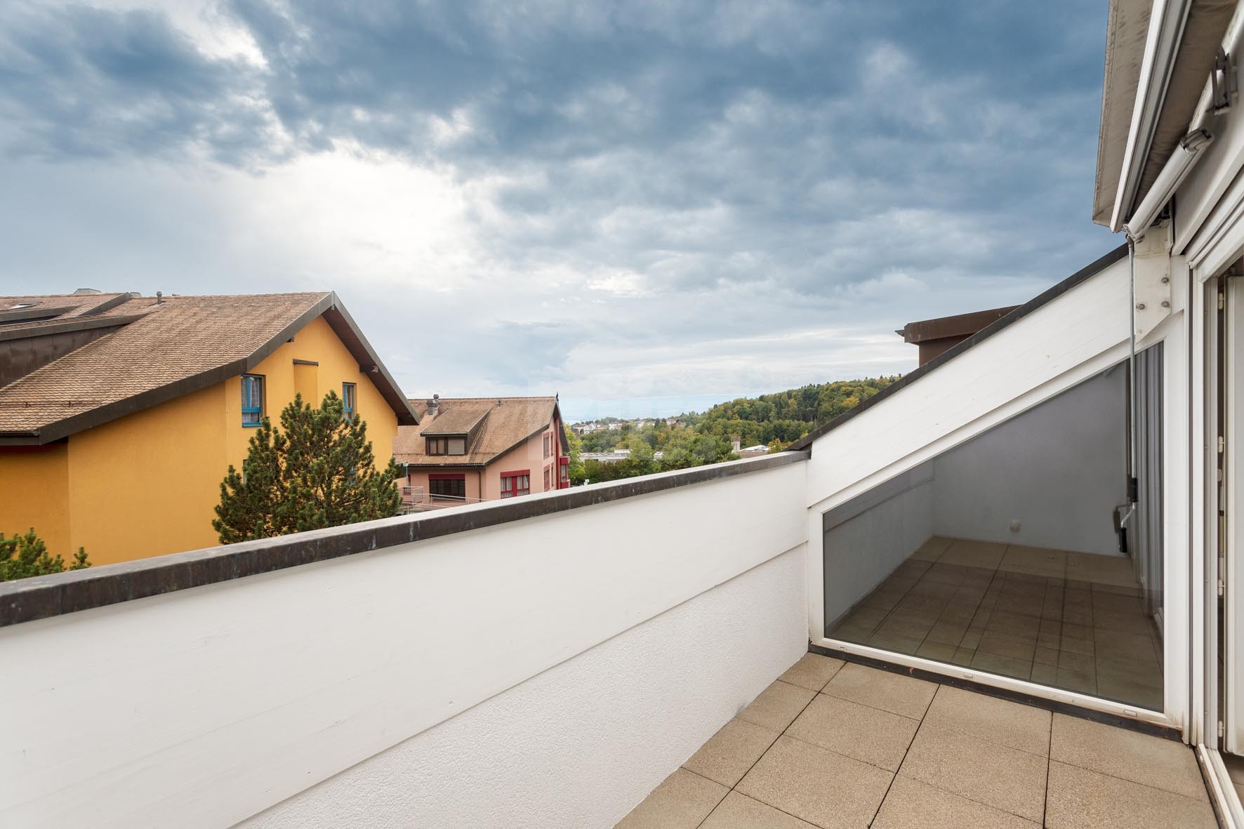 Splendide appartement spacieux avec balcon - 1