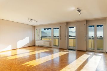 Bel appartement avec balcons et vue sur les montagnes