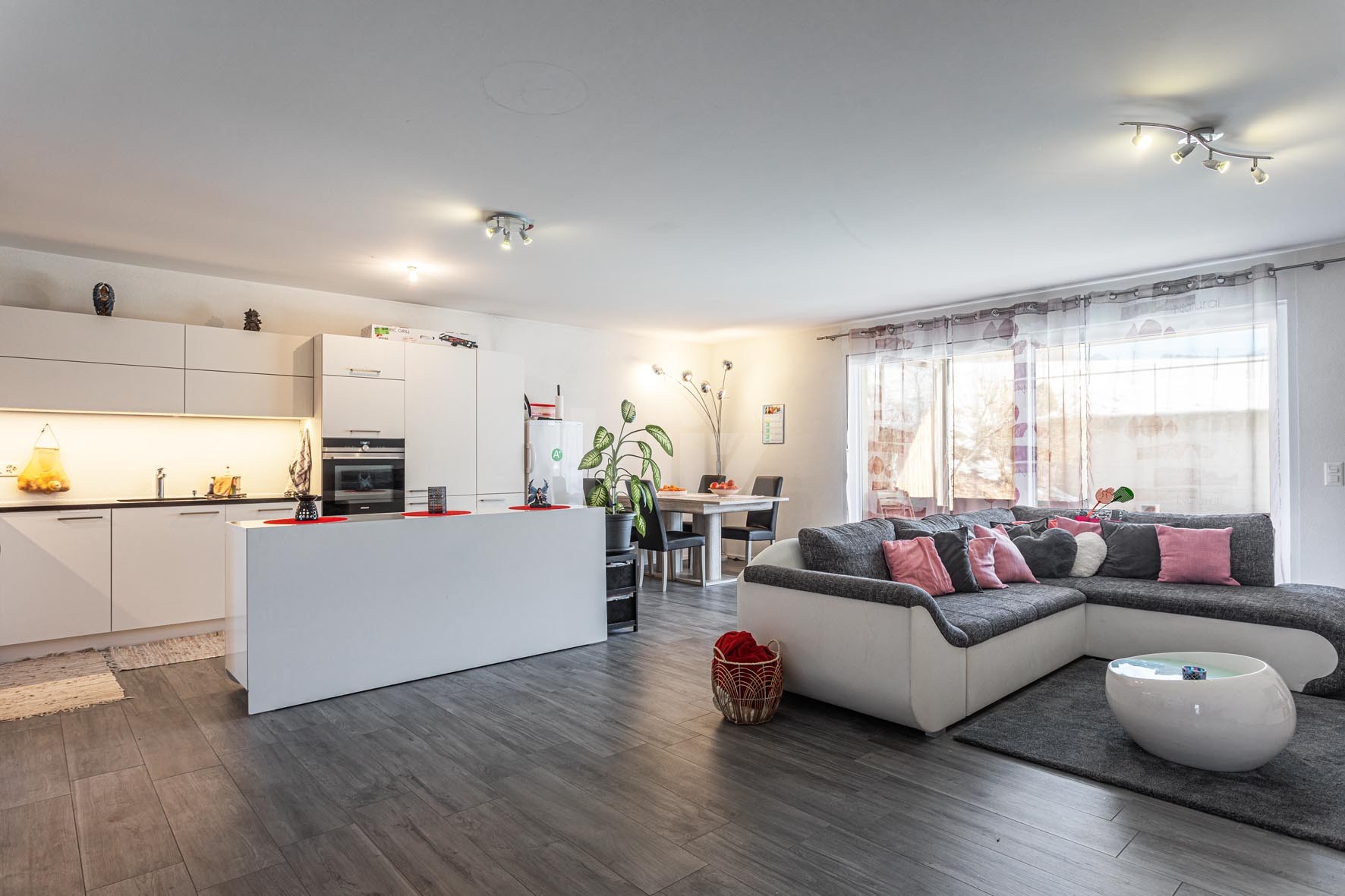Très bel appartement traversant avec grande terrasse - 1