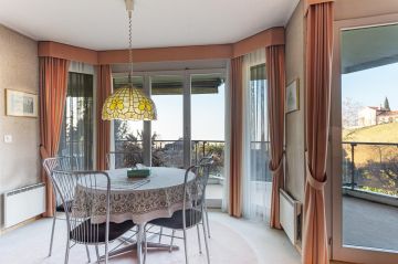 Charmant appartement traversant avec vue sur le Lac
