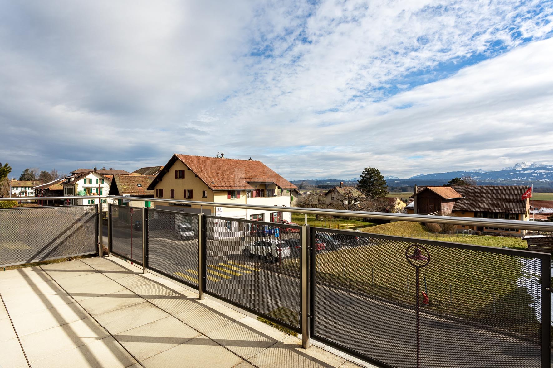 Bel appartement traversant avec deux grands balcons - 9