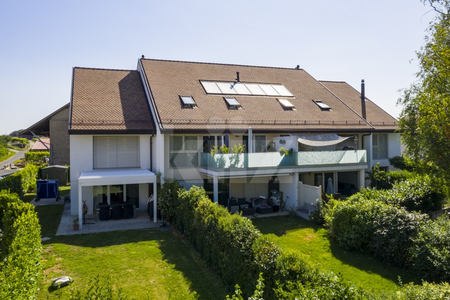 Spacieux duplex avec terrasse - 12