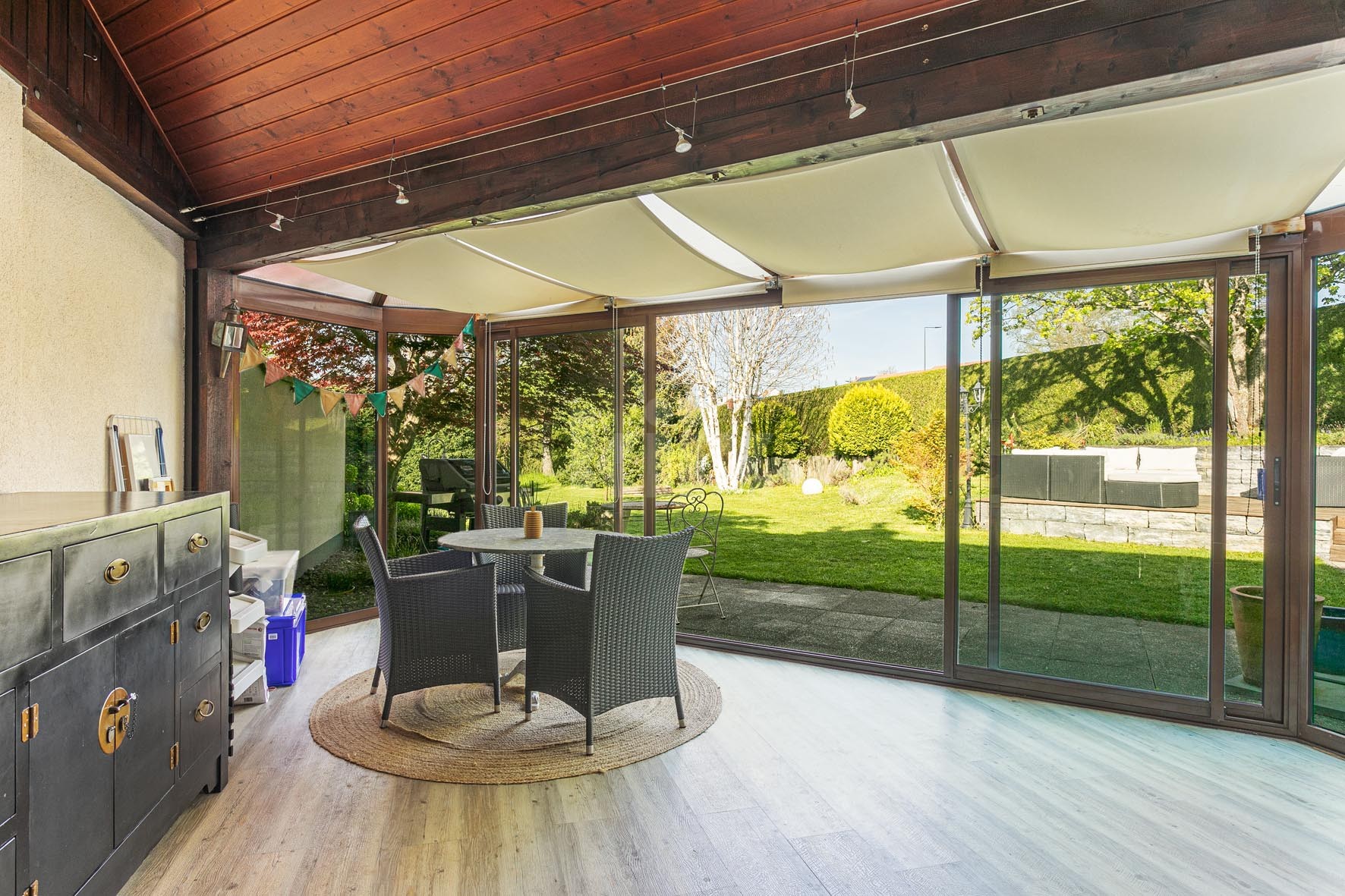 Belle villa avec terrasses et grand jardin - 6