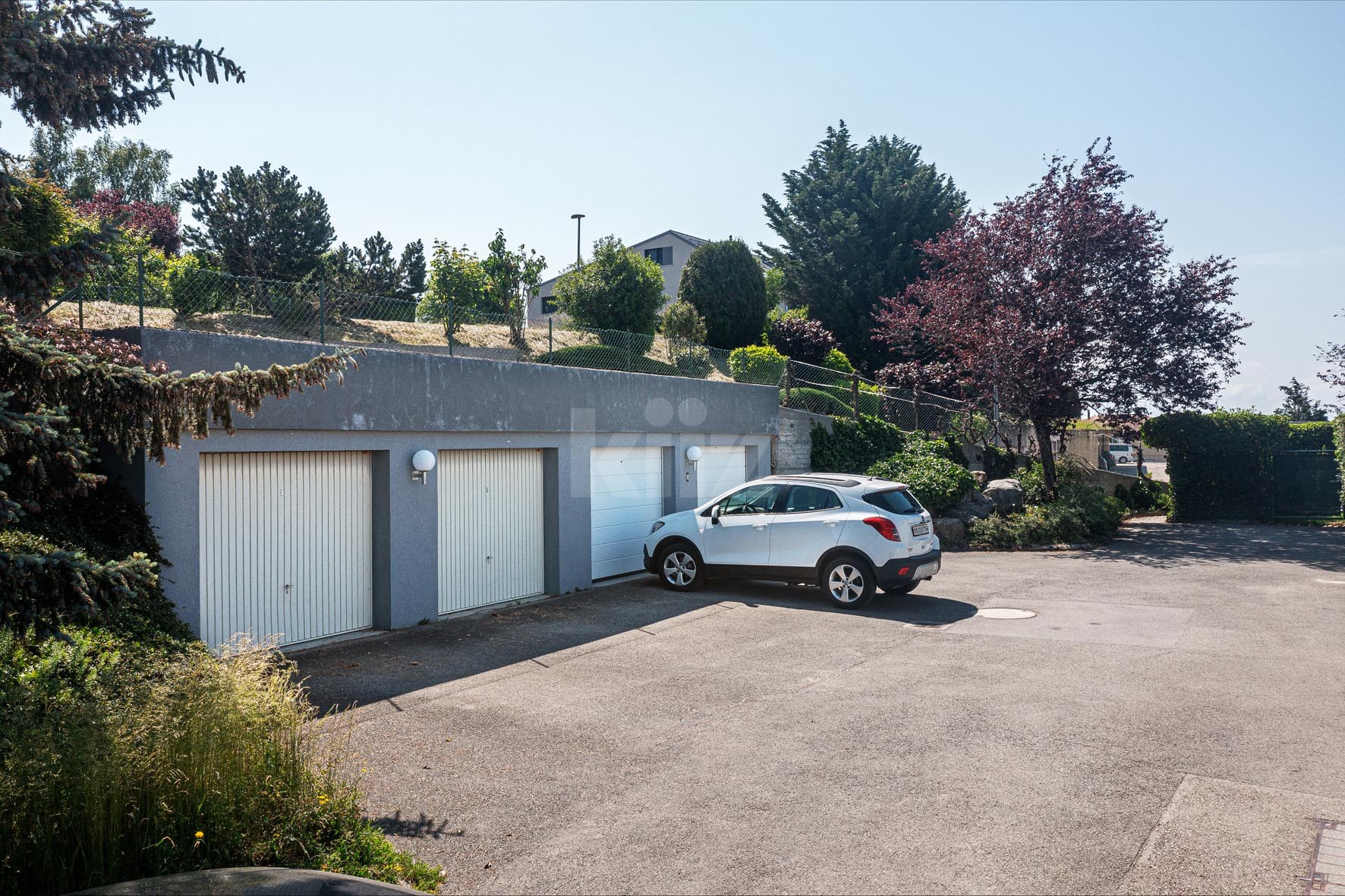 VENDU! Bel appartement avec grande terrasse et vue dégagée - 12