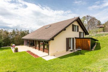Accueillante villa familiale avec grand jardin