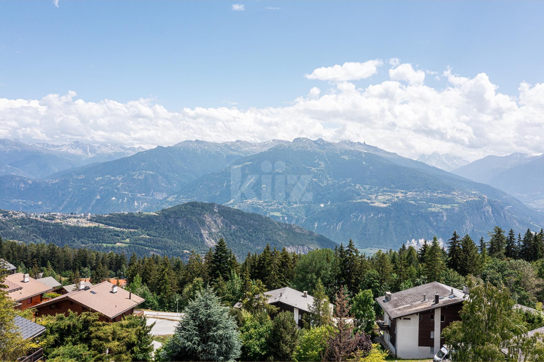 VENDU! Bel appartement avec vue imprenable sur les Alpes - 11