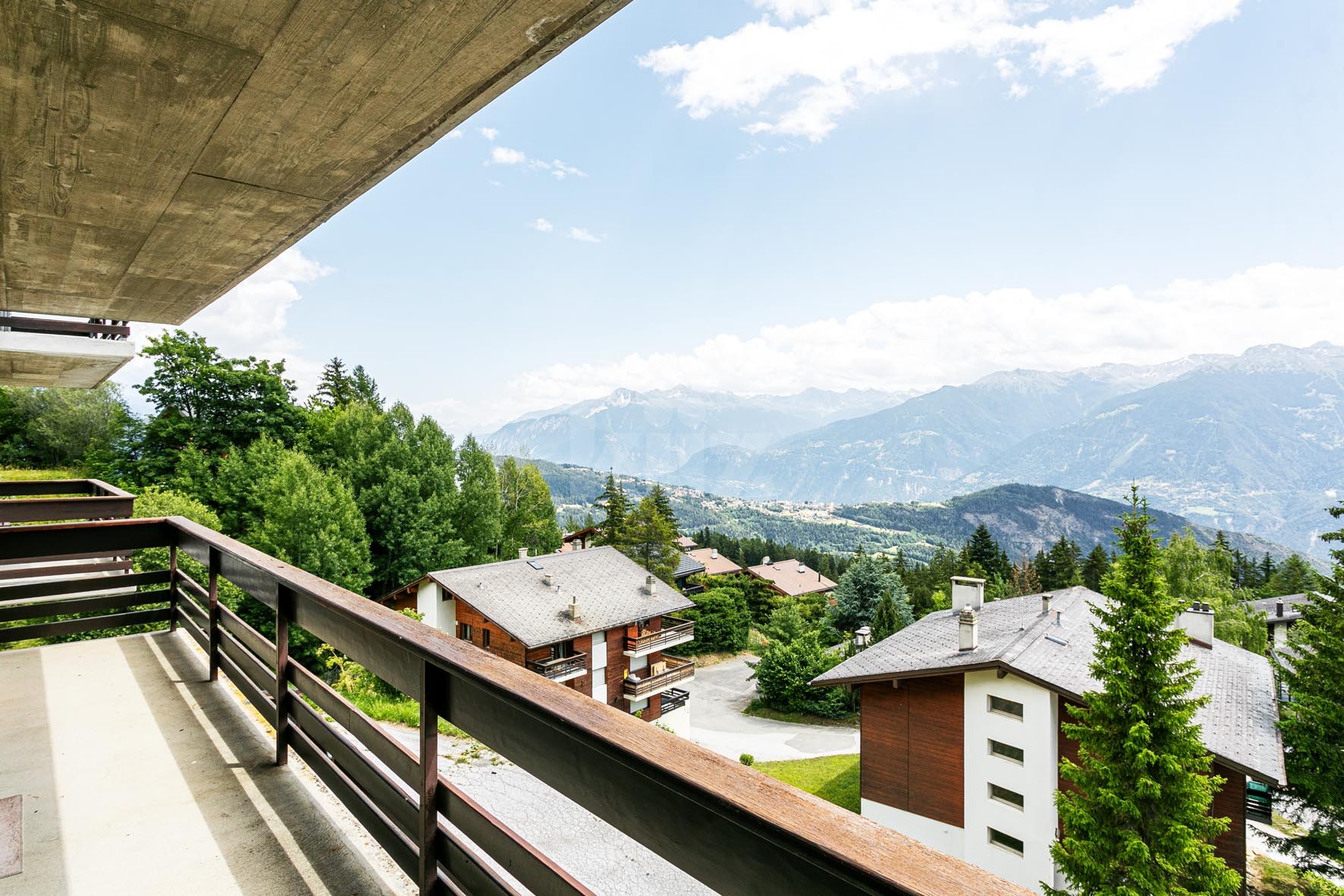 VENDU! Bel appartement avec vue imprenable sur les Alpes - 10