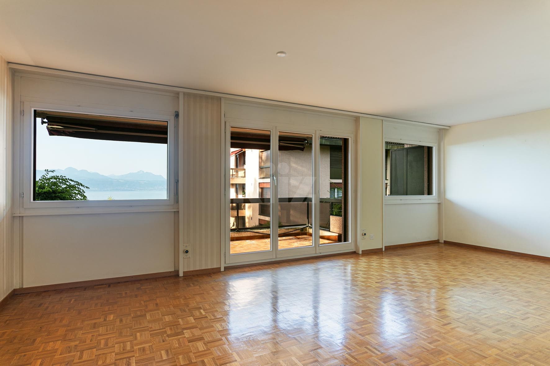 Bel appartement avec balcon et vue imprenable sur le Lac - 2