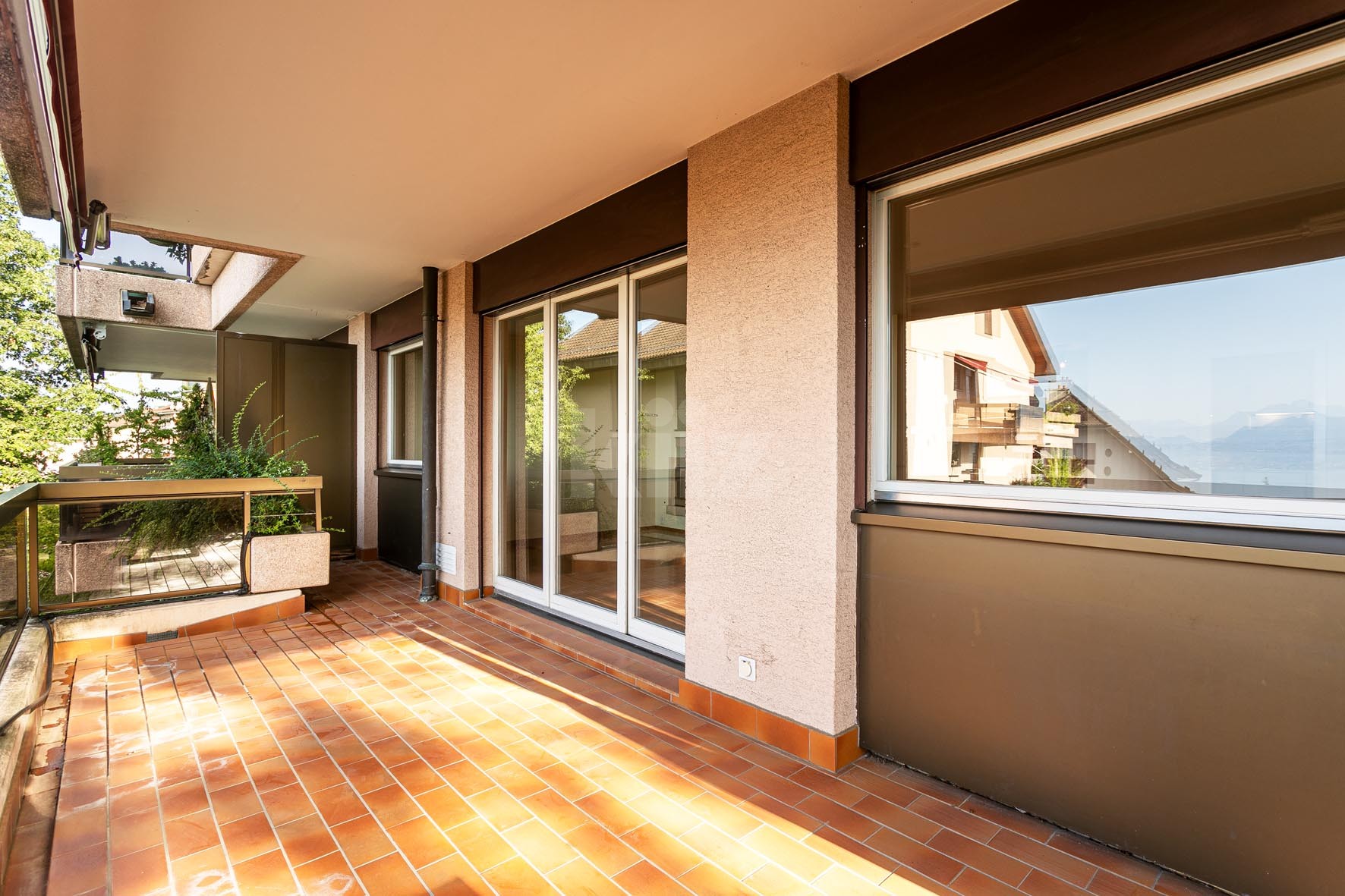 Bel appartement avec balcon et vue imprenable sur le Lac - 4