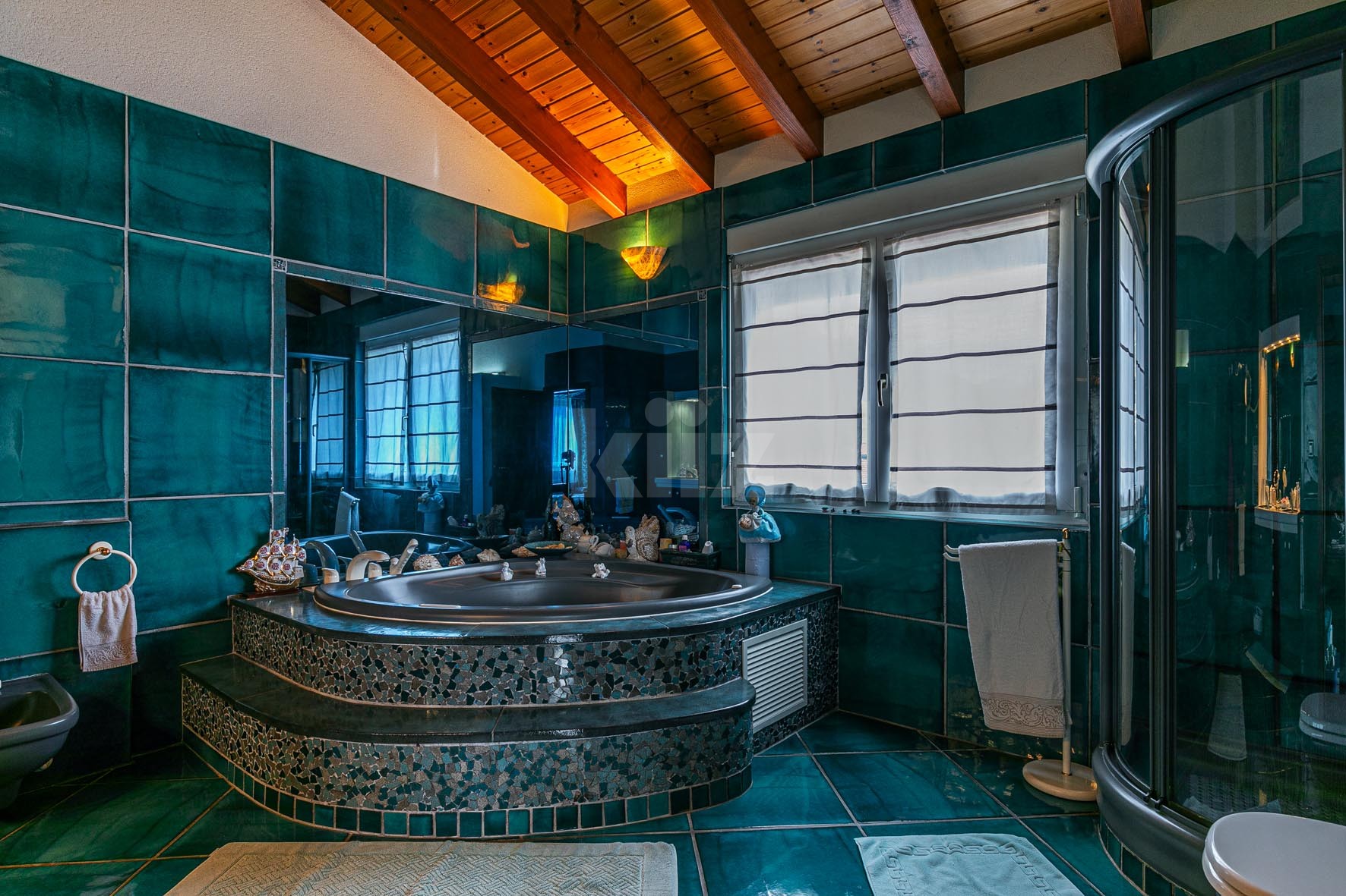 Belle villa individuelle avec jardin et piscine intérieure - 9