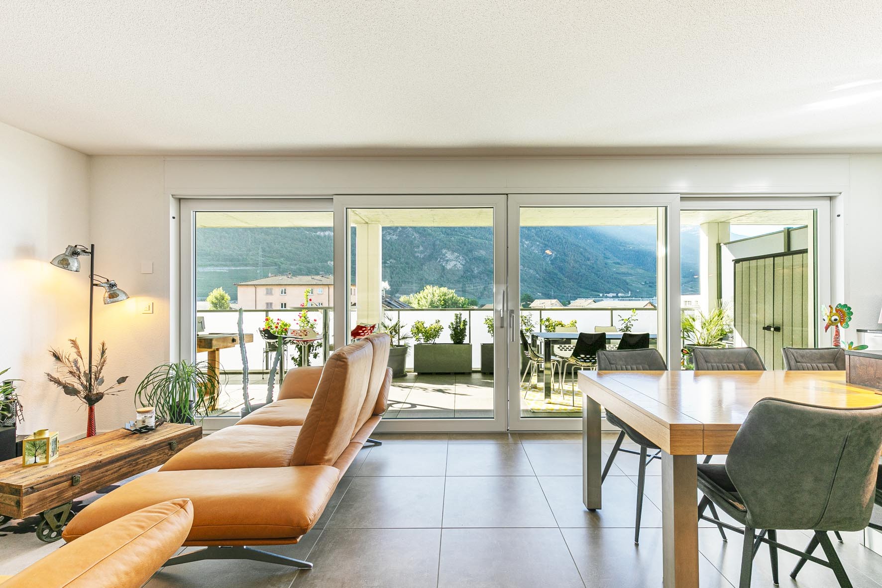 Bel appartement traversant avec grand balcon - 2