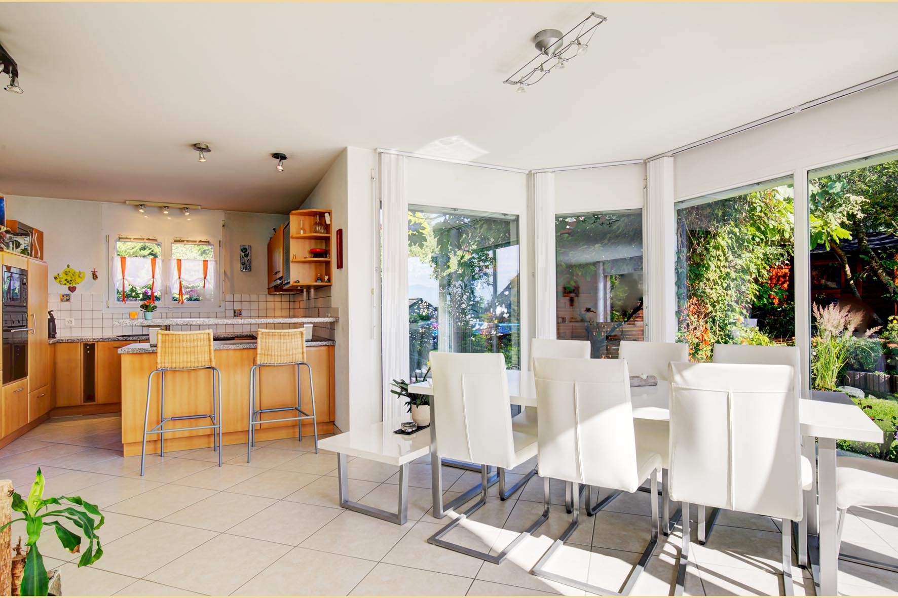 Magnifique villa avec jardin, piscine et vue dégagée - 4