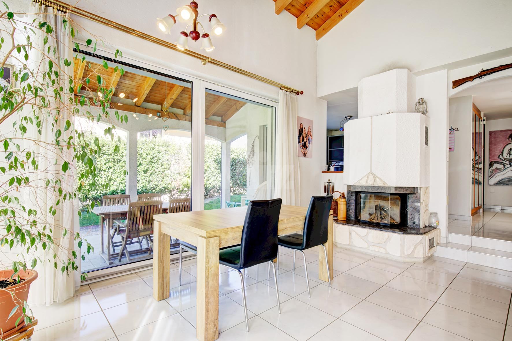 Très jolie villa familiale avec jardin - 3