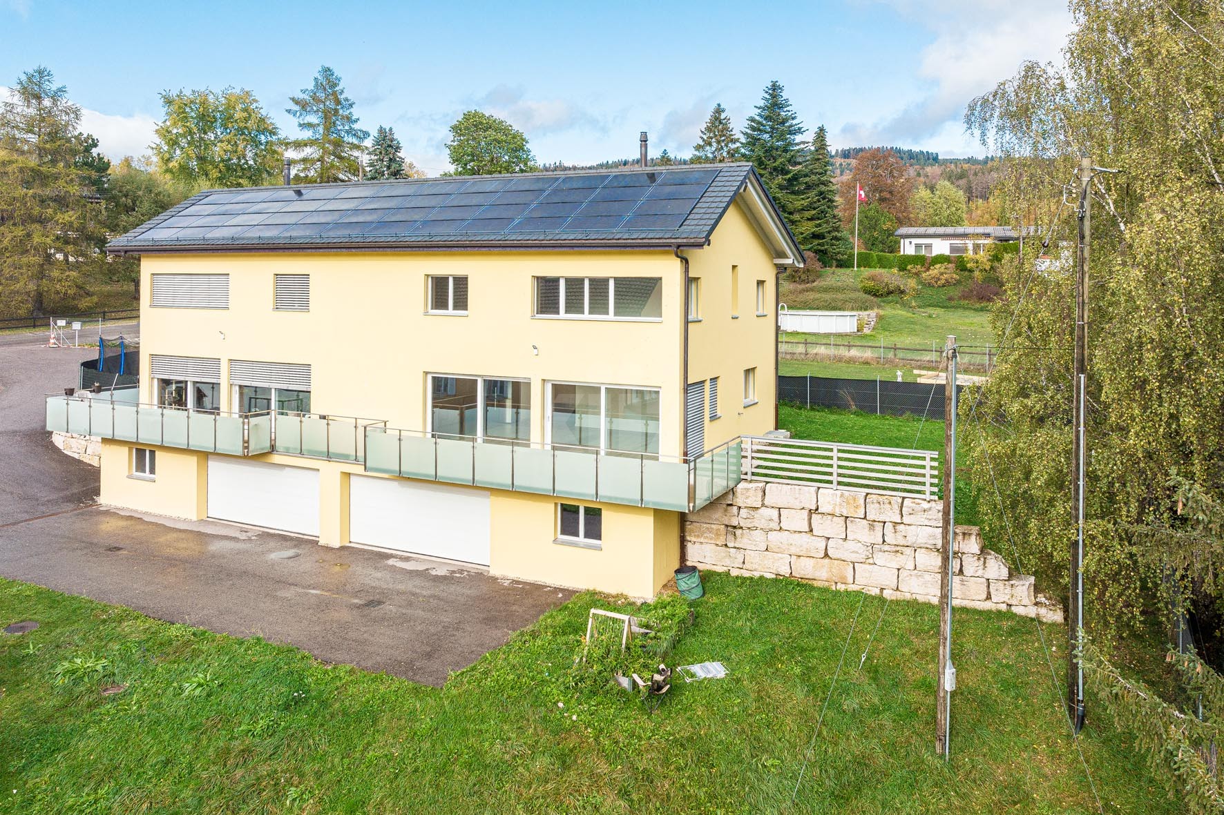 Belle maison récente avec terrasse, jardin et vue dégagée - 1