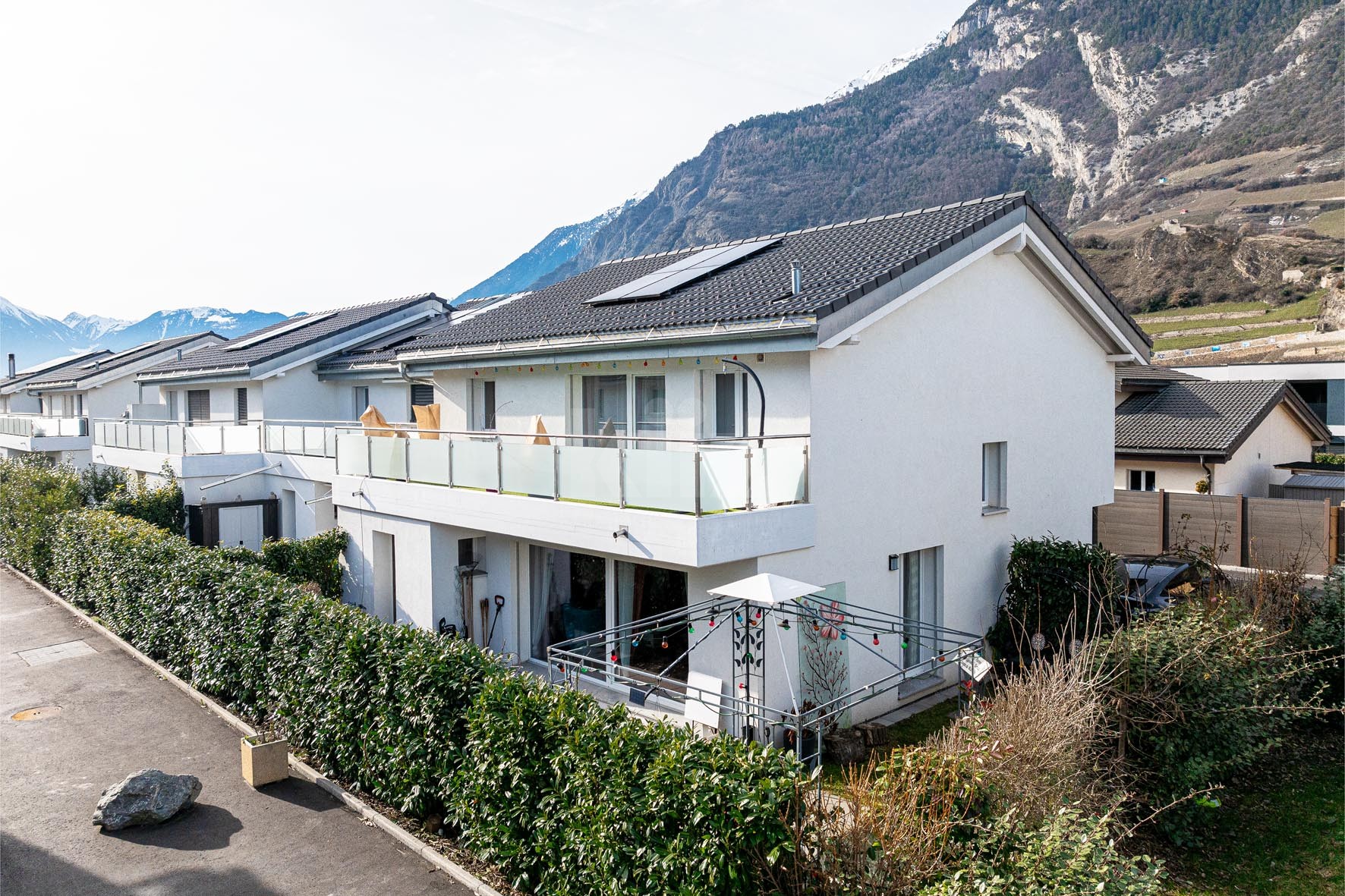 Belle villa moderne avec vue sur les montagnes - 1