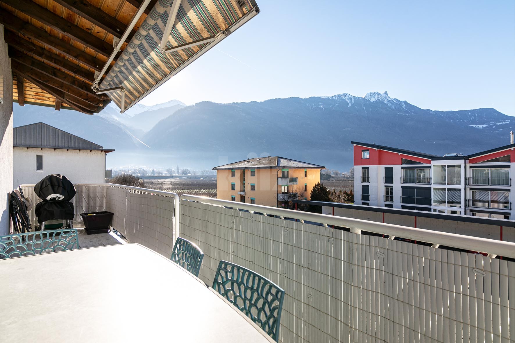 Bel appartement avec balcon et vue sur les Alpes - 11