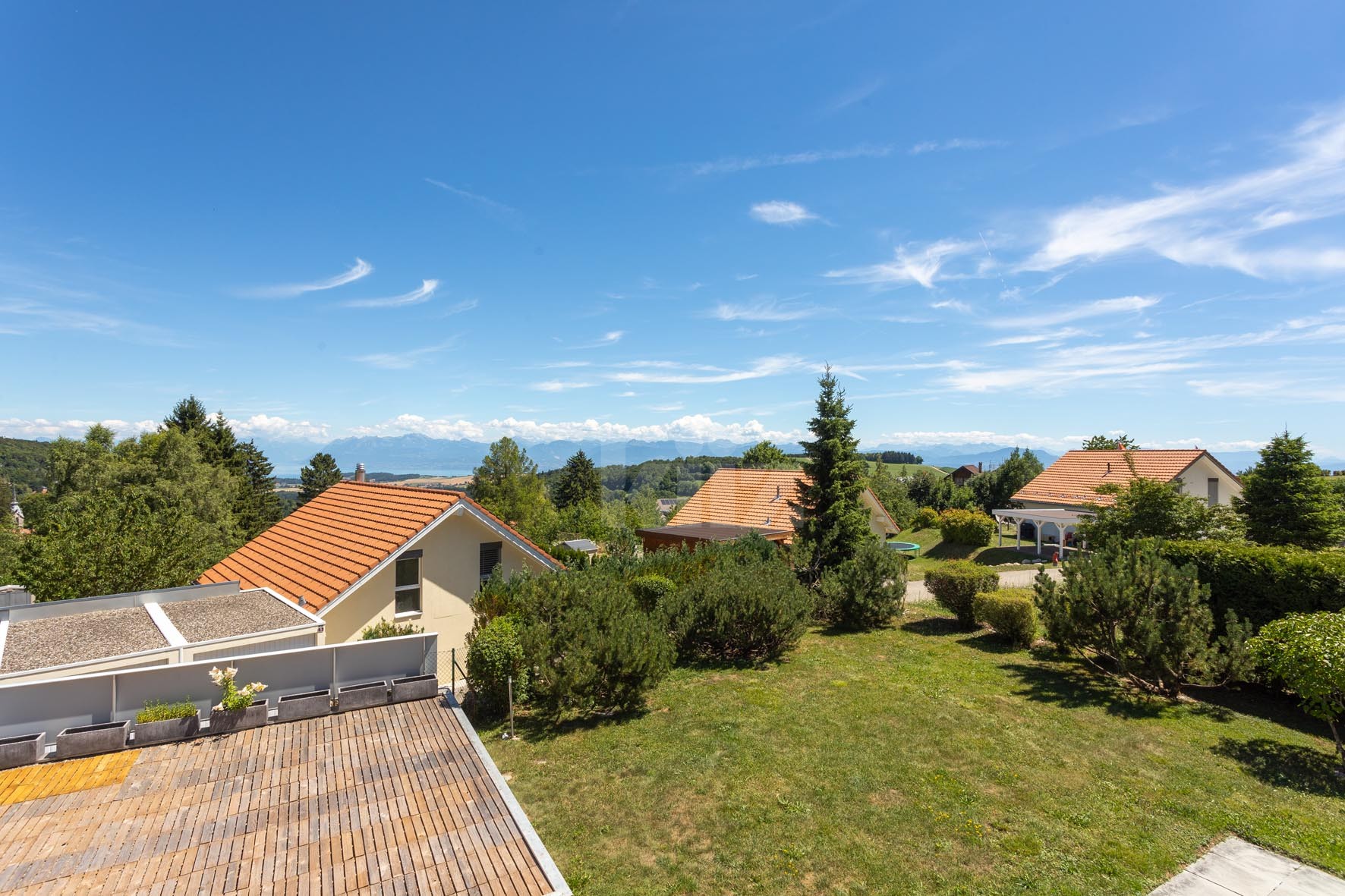 Belle villa avec grand jardin et vue dégagée sur les Alpes - 11